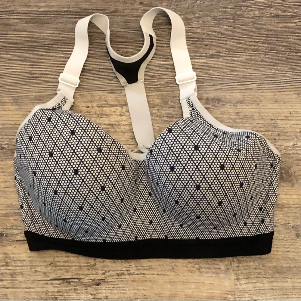 Victorias Secret 32DD Sports Bra Incredible Padded Black Underwire #0725